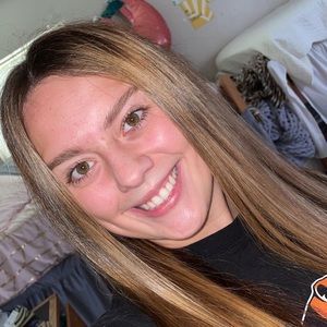 Meet your Posher, Claudia